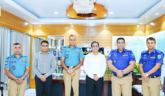 বিভাগীয় কমিশনার রাজশাহী বদলি  উপলক্ষে ডিআইজি ও রাজশাহী রেঞ্জয়ের সৌজন্য সাক্ষাৎ