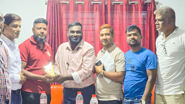 মা-কে ভালোবাসার অনন্য স্বীকৃতিস্বরূপ সন্মানা পেলেন