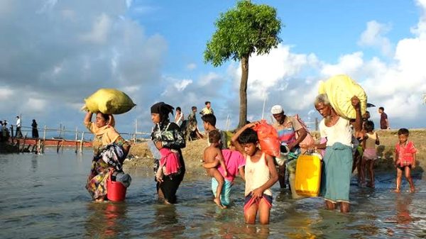রোহিঙ্গা গণহত্যা দিবসে নিজ দেশে ফেরার আকুতি শরণার্থীদের