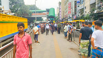 কারওয়ান বাজার ও ফার্মগেইট মেট্রোরেল স্টেশন এলাকায় উচ্ছেদ অভিযান